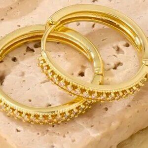 18K GOLD PLATE COPPER BASE MEDIUM SIZE CUBIC ZIRCONIA HOOP EARRINGS